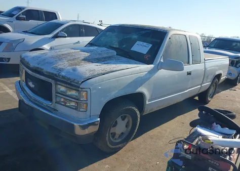 1998 Chevrolet C1500 Fleetside z USA, uszkodzony, nr VIN 2GCEC19R5W1215584